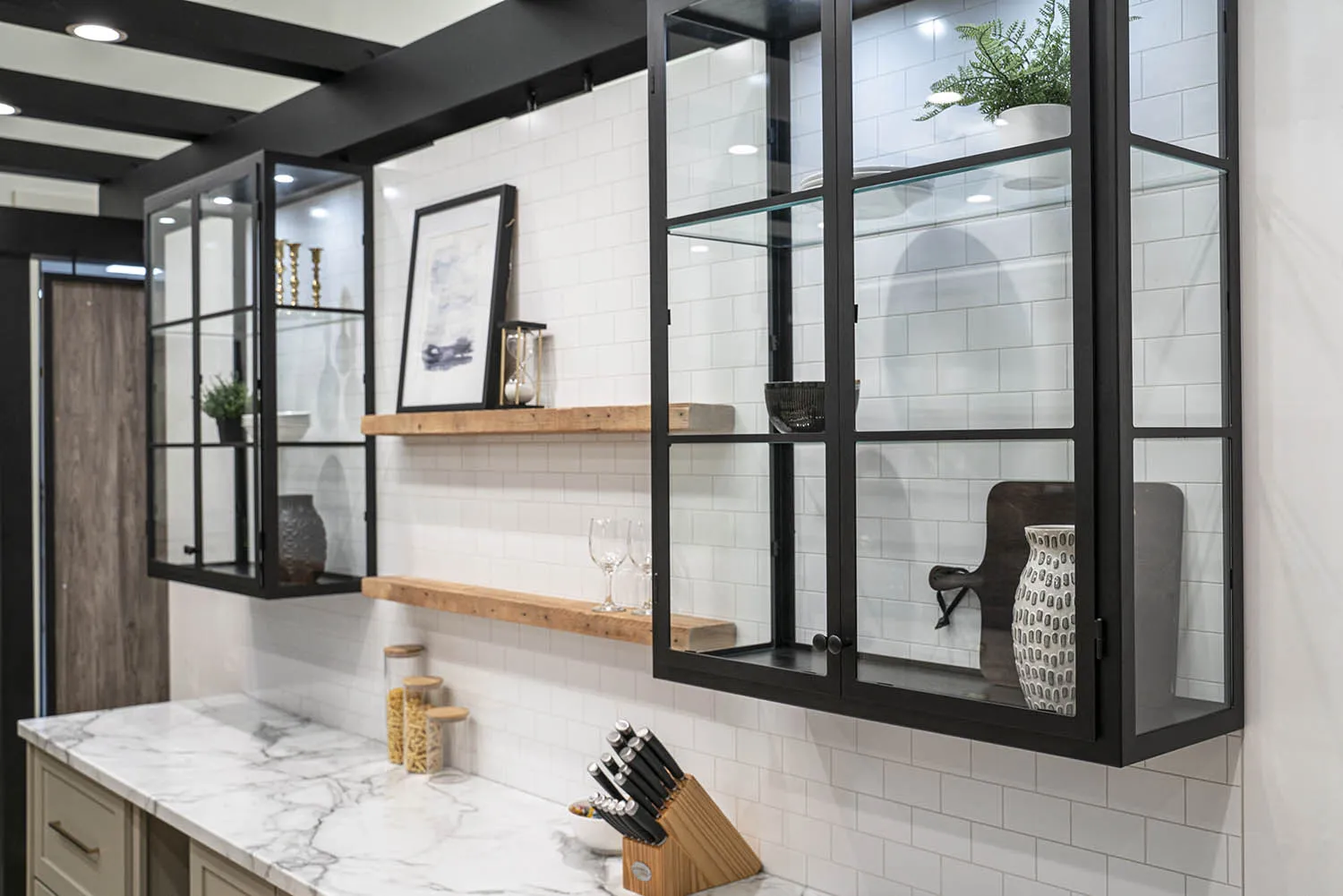 Cabinet company highlighted image